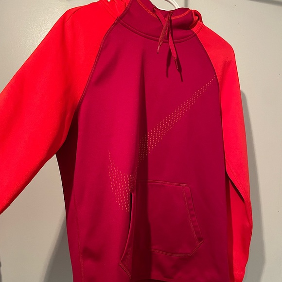 Nike Tops - Very good condition Nike hoody
